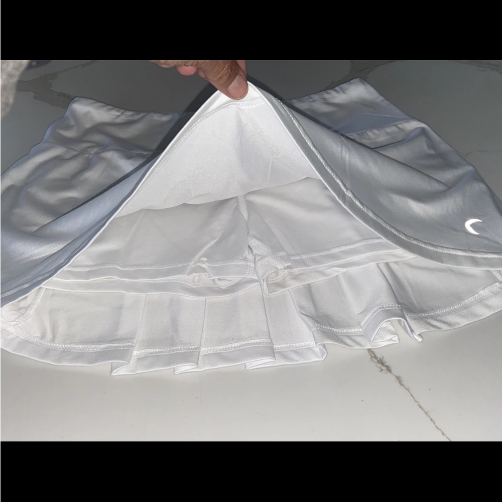 Zyia White Tennis Golf Skirt with Ball Pockets size Small - Picture 4 of 9